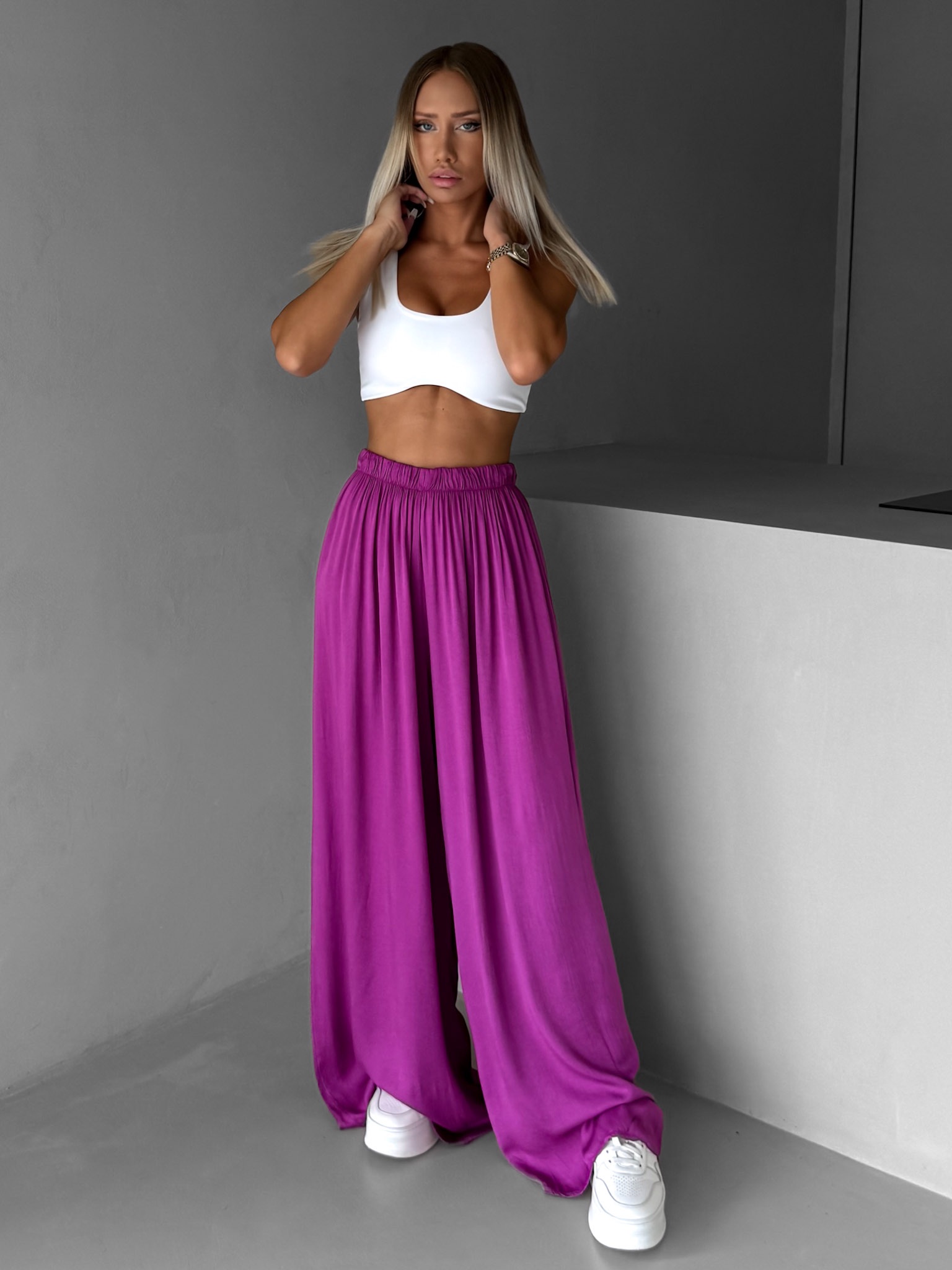 Fialové široké volné dlouhé kalhoty OLVIRA Velikost: Standardní délka - Obrázek 3