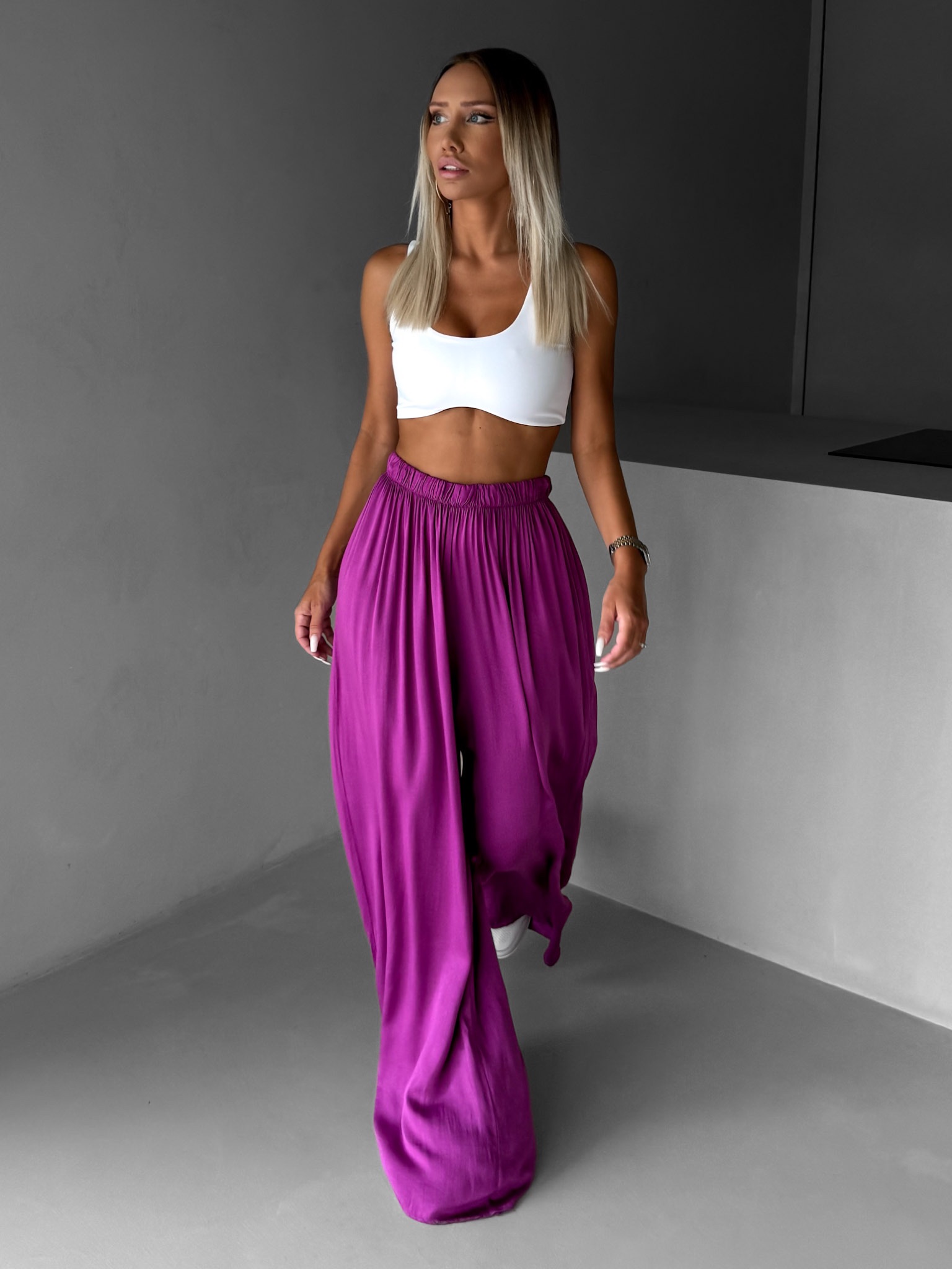 Fialové široké volné dlouhé kalhoty OLVIRA Velikost: Standardní délka