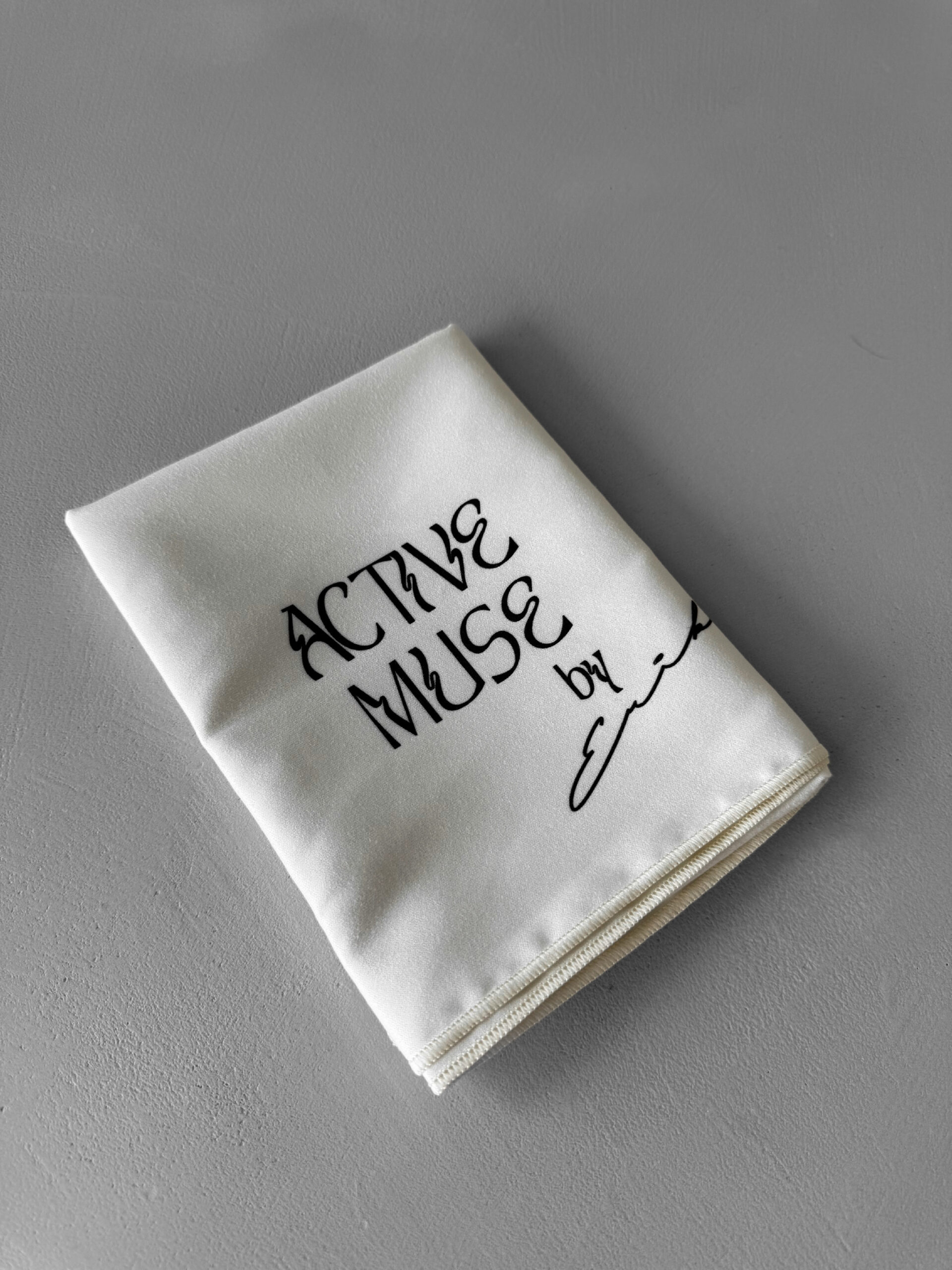 Krémový sportovní rychleschnoucí ručník MOVENTA na cvičení Velikost: ONESIZE - Obrázek 3