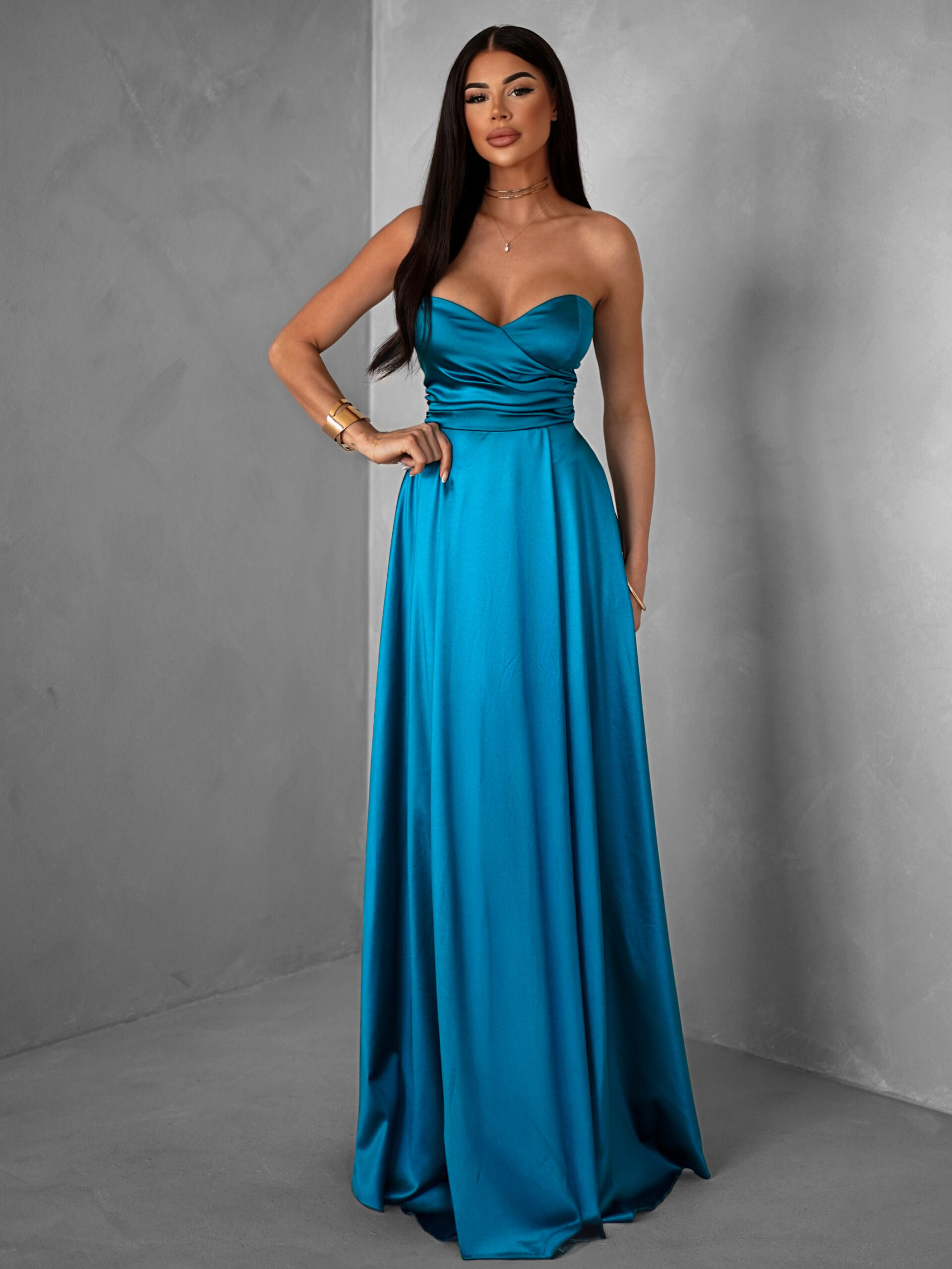 Petrolejové saténové dlouhé společenské šaty SYCHAEUS bez ramínek Velikost: ONESIZE - Obrázek 2