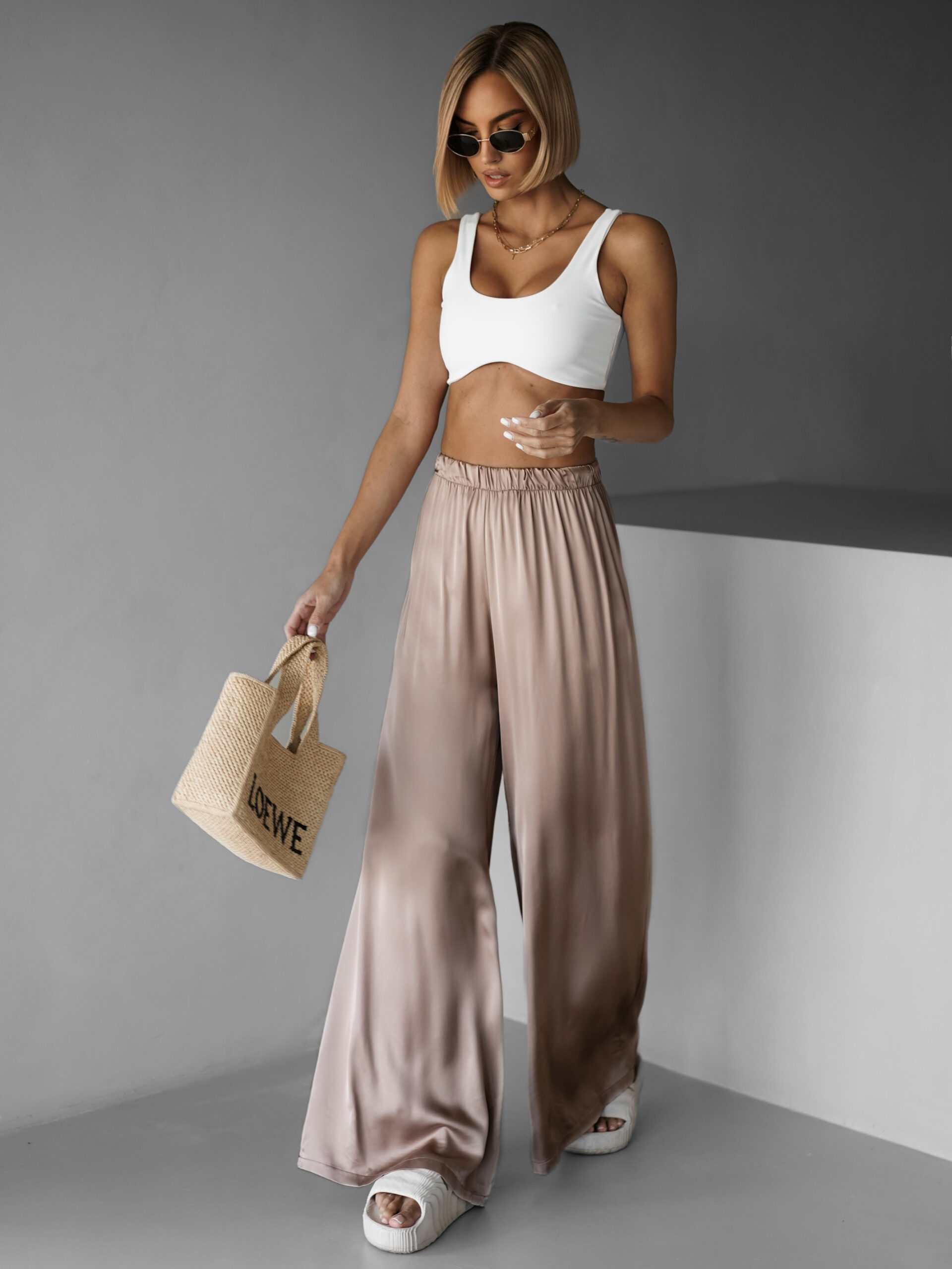 Světle hnědé saténové široké kalhoty SITAKE Velikost: Standardní délka - Obrázek 2