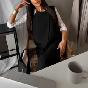 Černá elegantní vestička top XANTOR na knoflík Velikost: ONESIZE