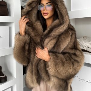 Hnědý faux fur krátký kožešinový kabátek ELUVION Velikost: M/L